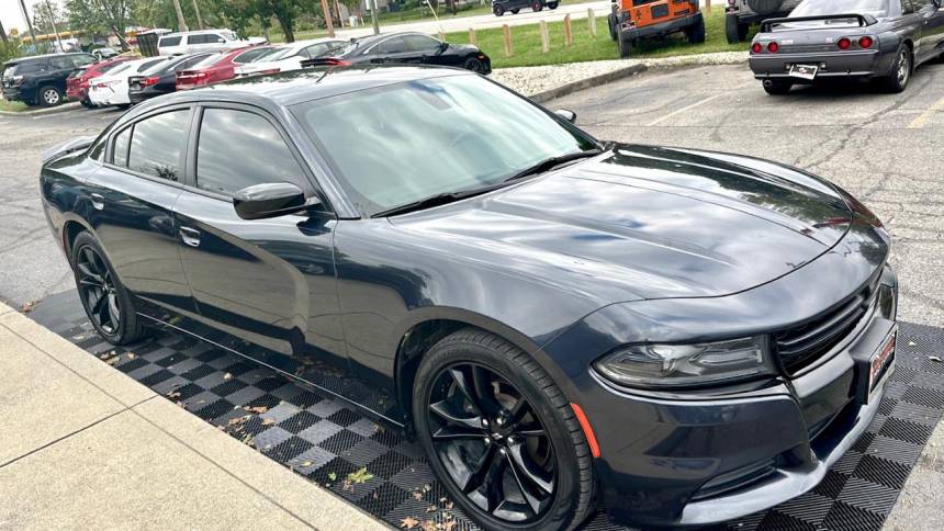 2018 dodge charger sxt