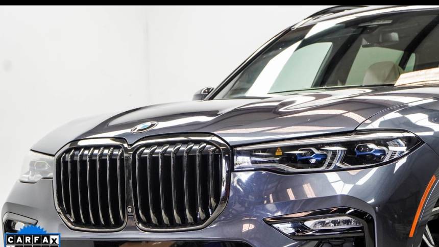 2022 bmw x7 m50i