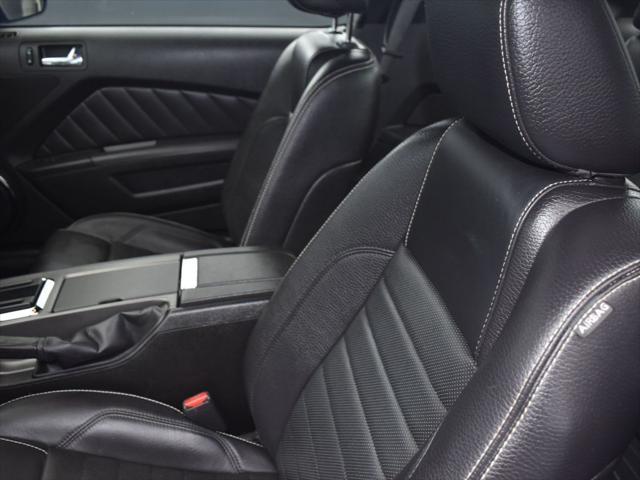 2012 ford mustang v6 premium