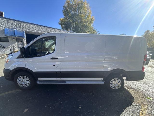 2022 ford transit-250 base
