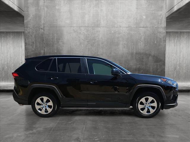 2022 toyota rav4 le