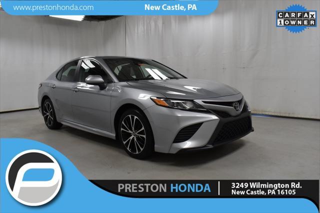 2020 toyota camry se