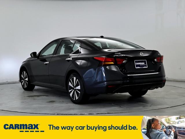 2022 nissan altima sv