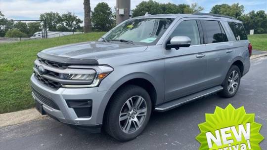 2022 ford expedition xlt