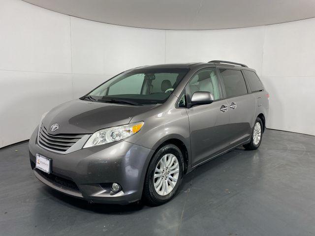 2011 toyota sienna xle