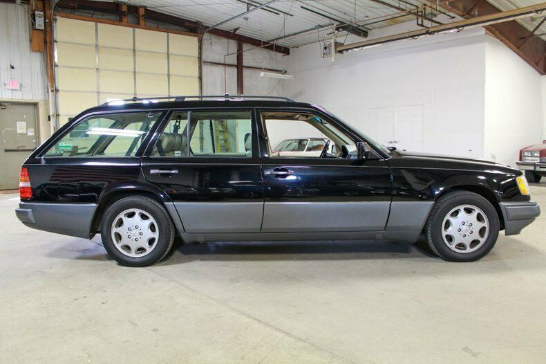 1994 mercedes-benz e320 wagon 240733 miles black station wagon 3.2l 6cyl 4-spee