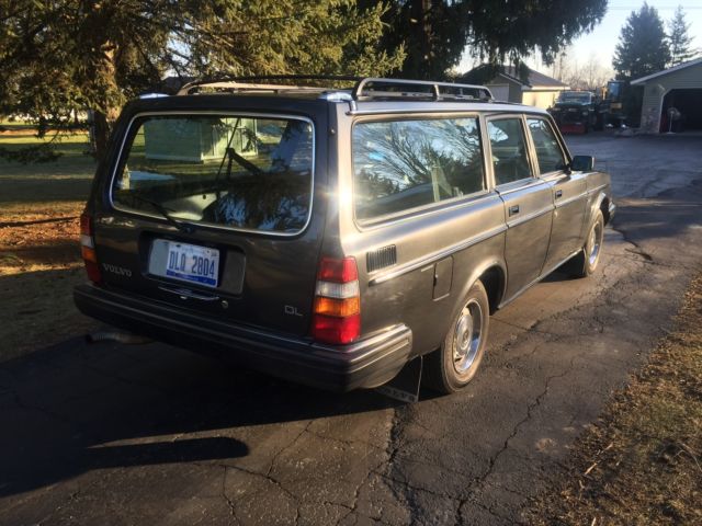 1985 volvo 245 wagon 4-door