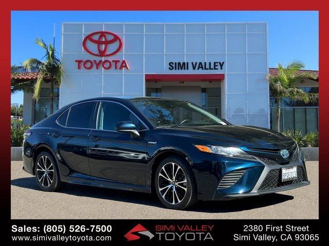 2020 toyota camry hybrid se