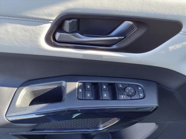 2023 nissan pathfinder sv