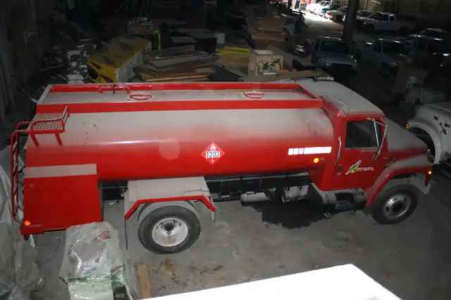 international s1700 fueling truck