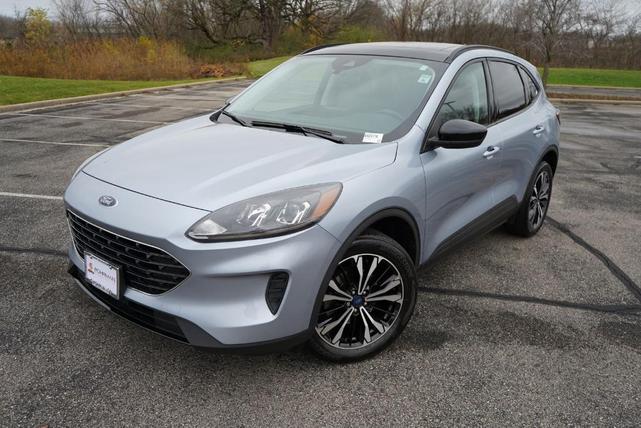 2022 ford escape se