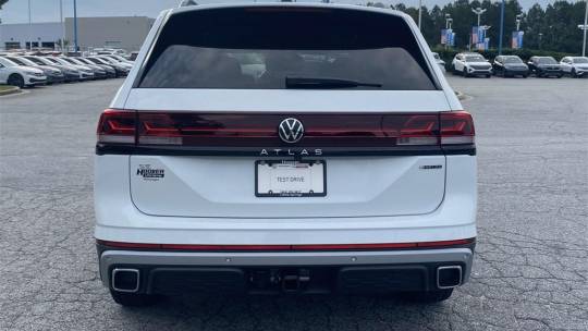 2024 Volkswagen Atlas 2.0t peak edition se w/technology