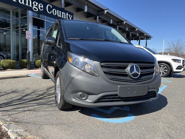 2023 mercedes-benz metris base
