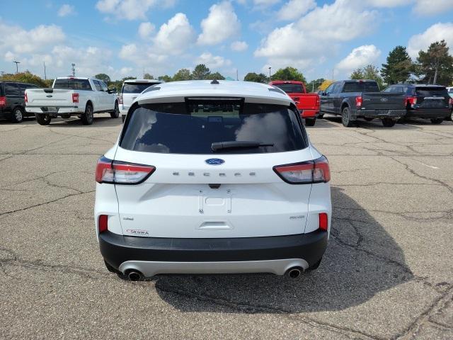 2022 ford escape se