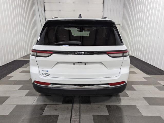 2022 jeep grand cherokee 4xe base