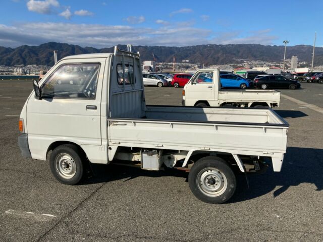 1993 daihatsu hijet truck 2wd 4mt carburated heat / no ac