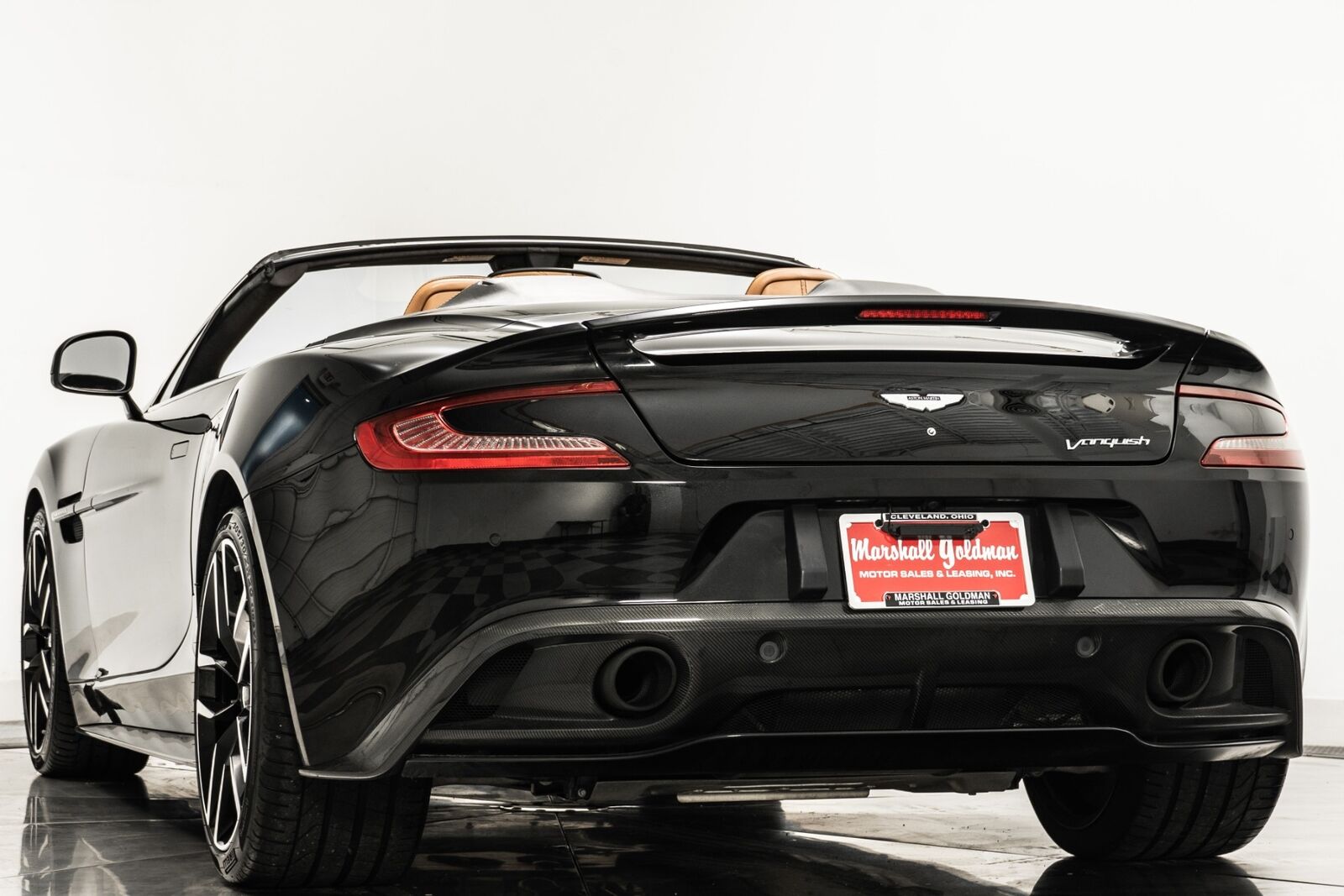 2015 aston martin vanquish volante