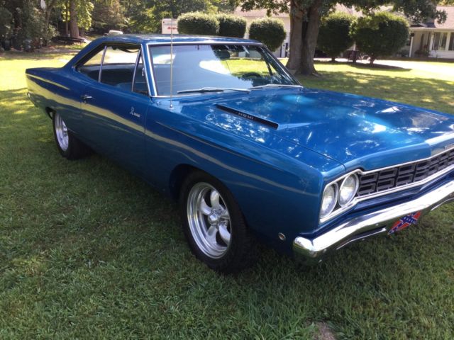 1 nice rust free ole car and yes it has a big ole (hemi )