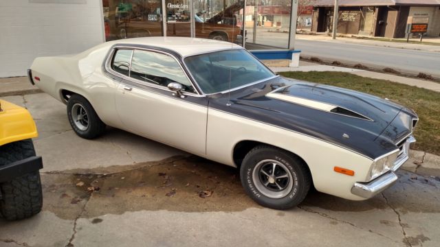 1973 plymouth satellite road runner clone with 318 v8