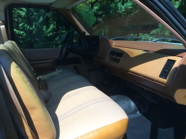 1989 chevrolet cheyenne c/k2500 with stahl 8' utility bed 2wd 350 5.7l v8