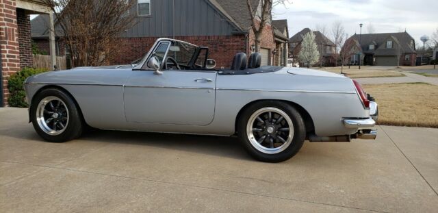 1972 mg mgb roadster convertible