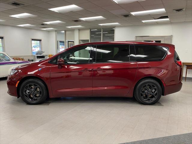2022 chrysler pacifica hybrid touring l