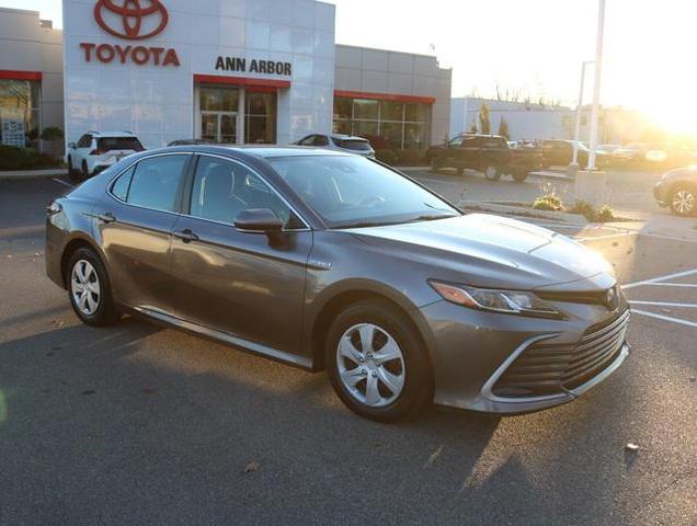 2021 toyota camry le