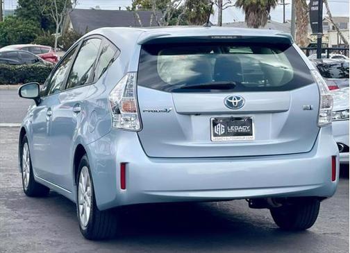 2012 toyota prius v