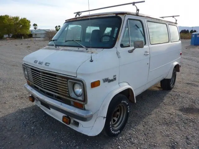 1977 gmc shorty van van dura 25 straight 6 cylinder very cool looking van !!!!!