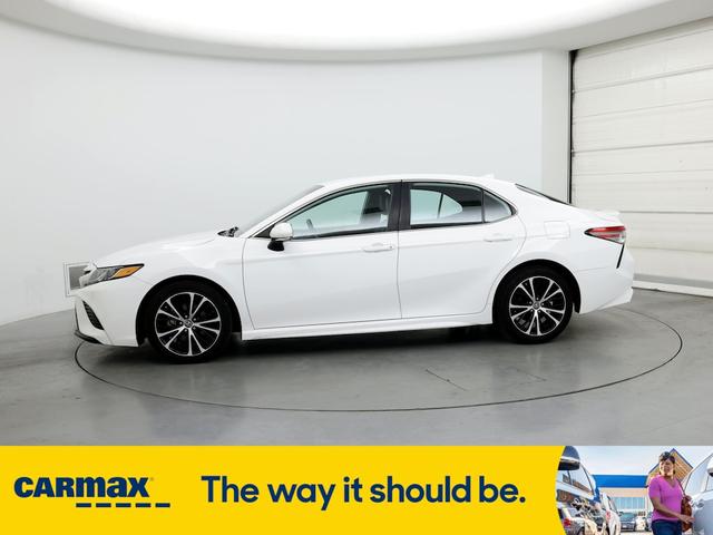 2019 toyota camry se