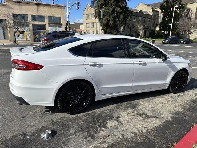 2019 ford fusion se