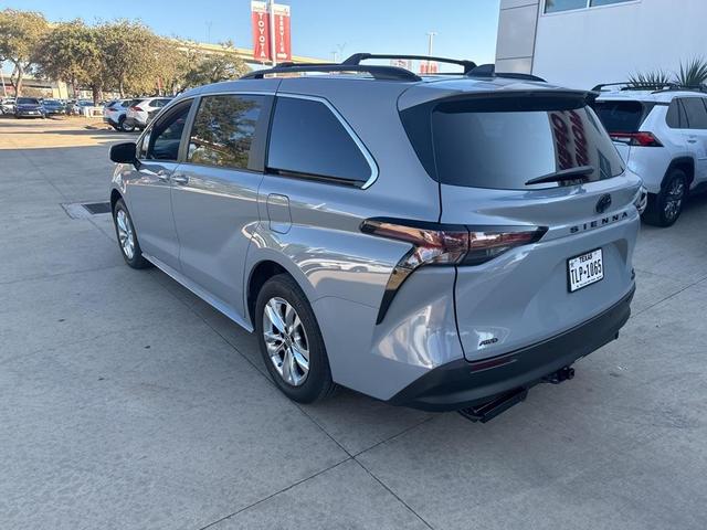 2023 toyota sienna woodland edition