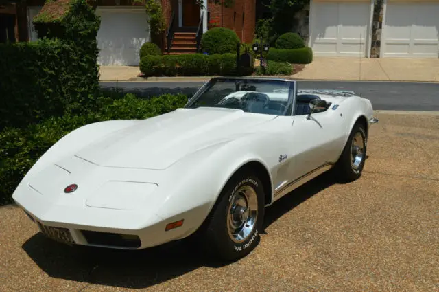 1973 corvette stingray convertible- automatic - white top - blue interior