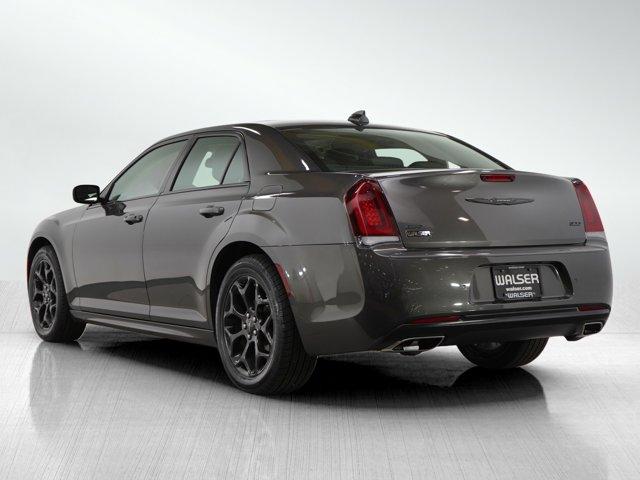 2022 chrysler 300 touring l