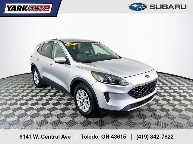 2020 ford escape se