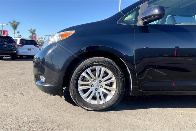2017 toyota sienna xle
