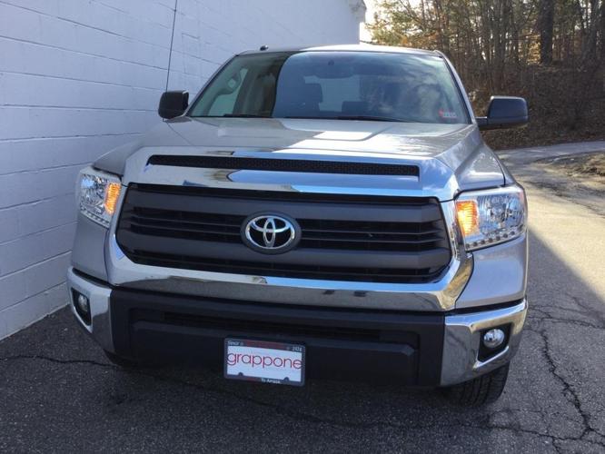 2015 toyota tundra sr5 4x4 sr5 4dr crewmax cab pickup sb (5.7l v8 for sale in bow, new hampshire
