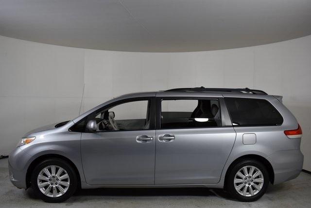 2014 toyota sienna le