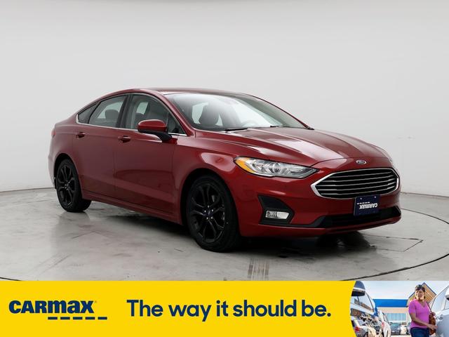 2019 ford fusion se