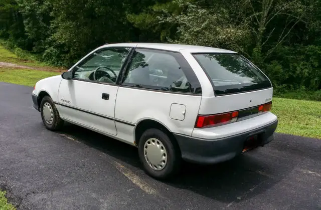 1992 geo metro base model hatchback 2-door
