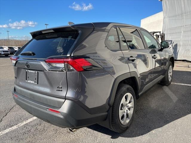 2022 toyota rav4 le
