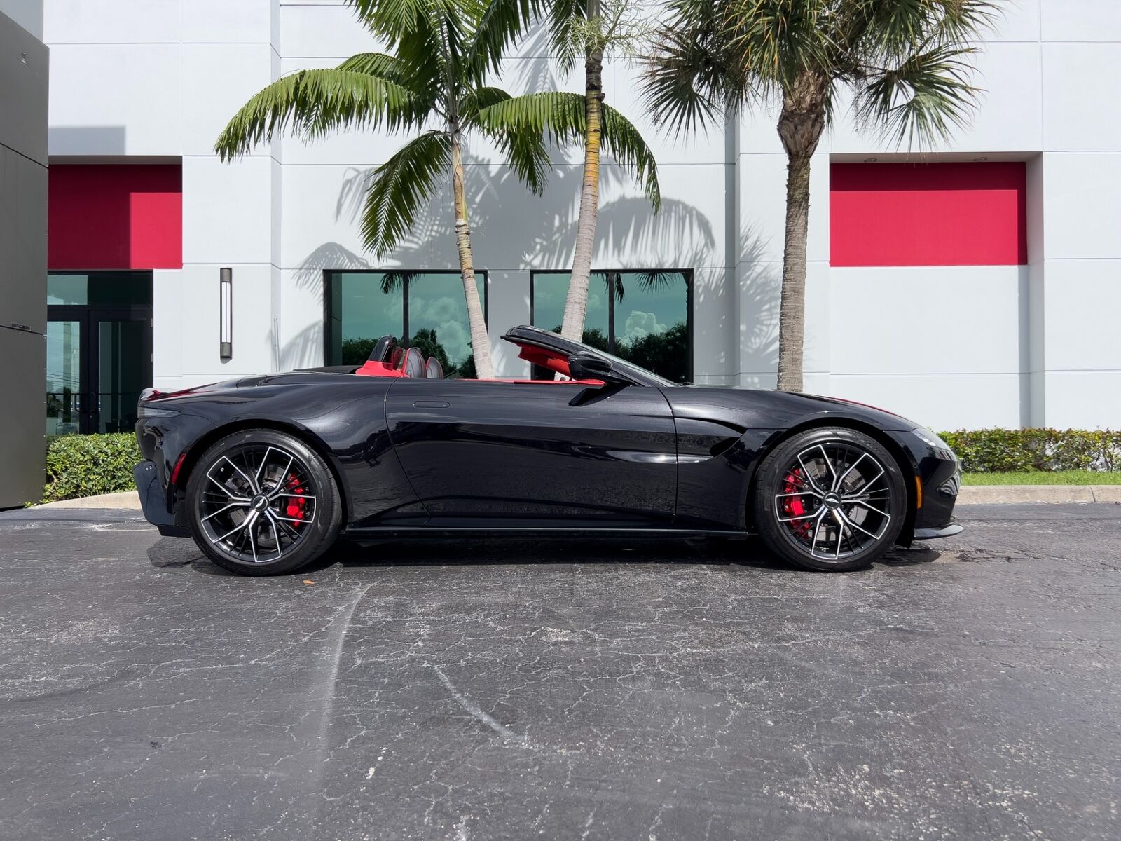 2022 aston martin vantage
