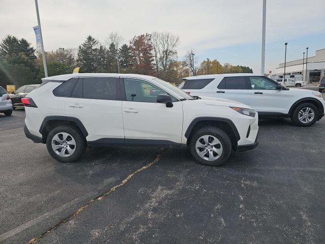 2022 toyota rav4 le