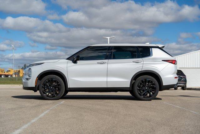 2022 mitsubishi outlander se