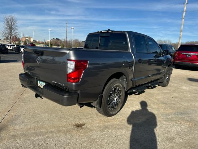 2022 nissan titan sv