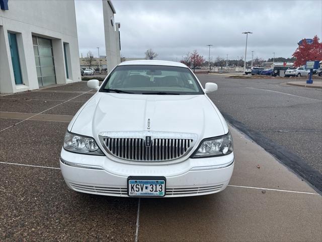 2010 lincoln town car signature