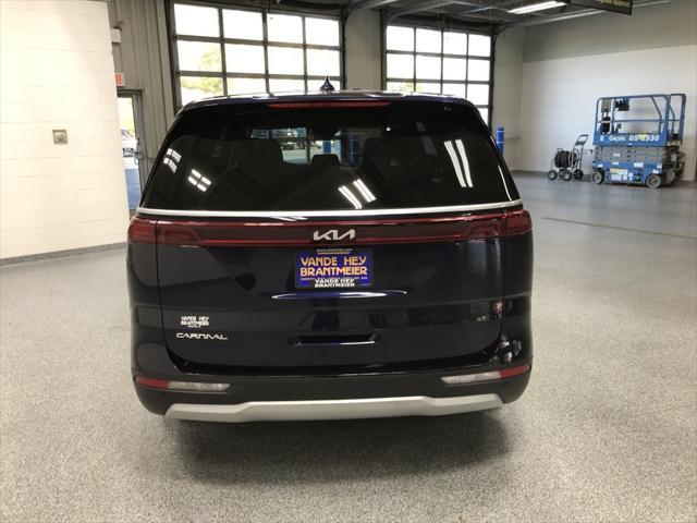 2023 kia carnival lx