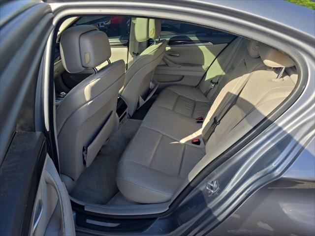 2012 bmw 528 528i 4dr sedan