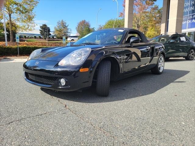 2005 toyota mr2 base