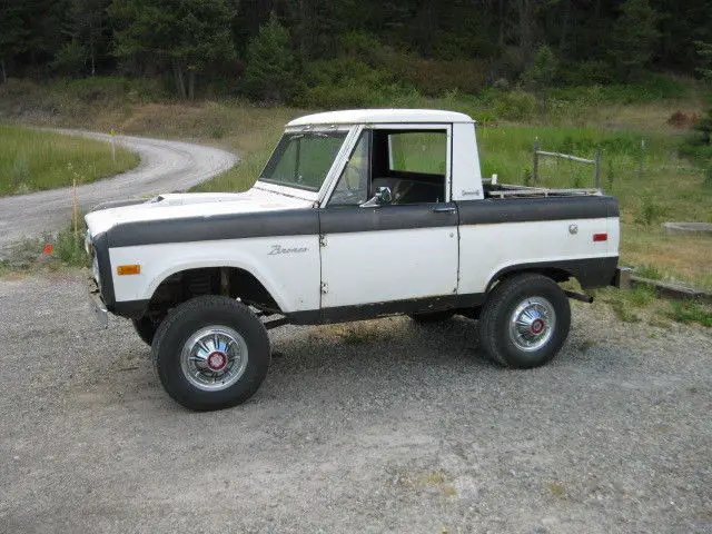 1972 ford bronco half cab u14 uncut, 302, 3 spd manual, runs and drives great